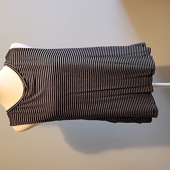 EUC Old Navy top - Picture 2 of 5